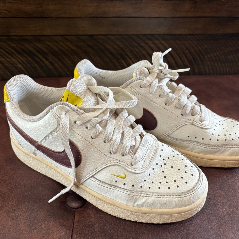 Nike Shoes in White and Brown